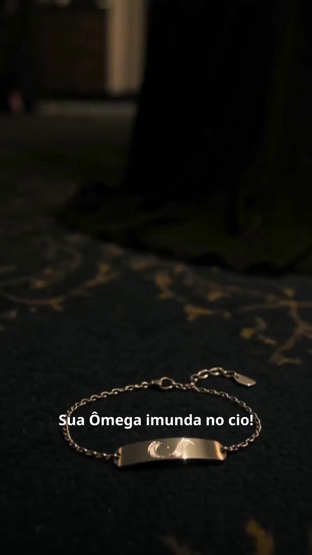 Após a Separação, Dois Alfas Ficam Loucos por Ela
