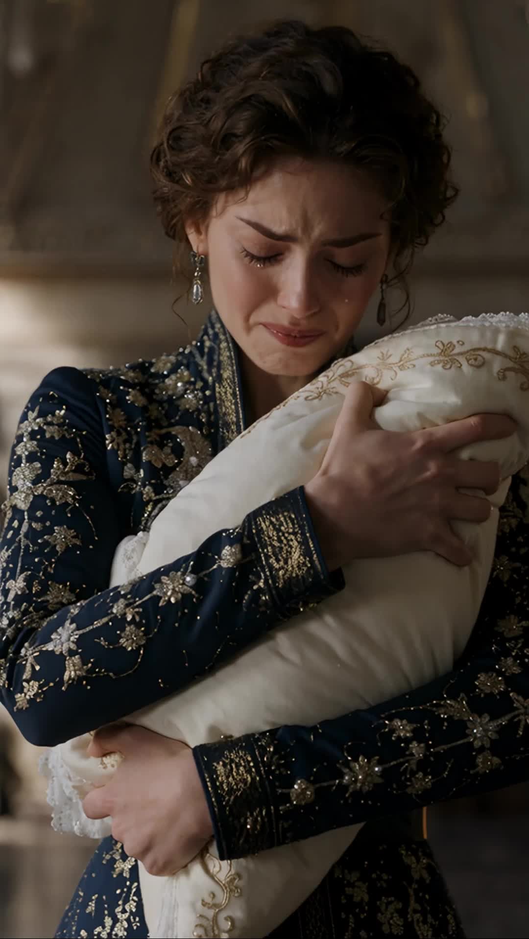 The Heroine in the Cradle