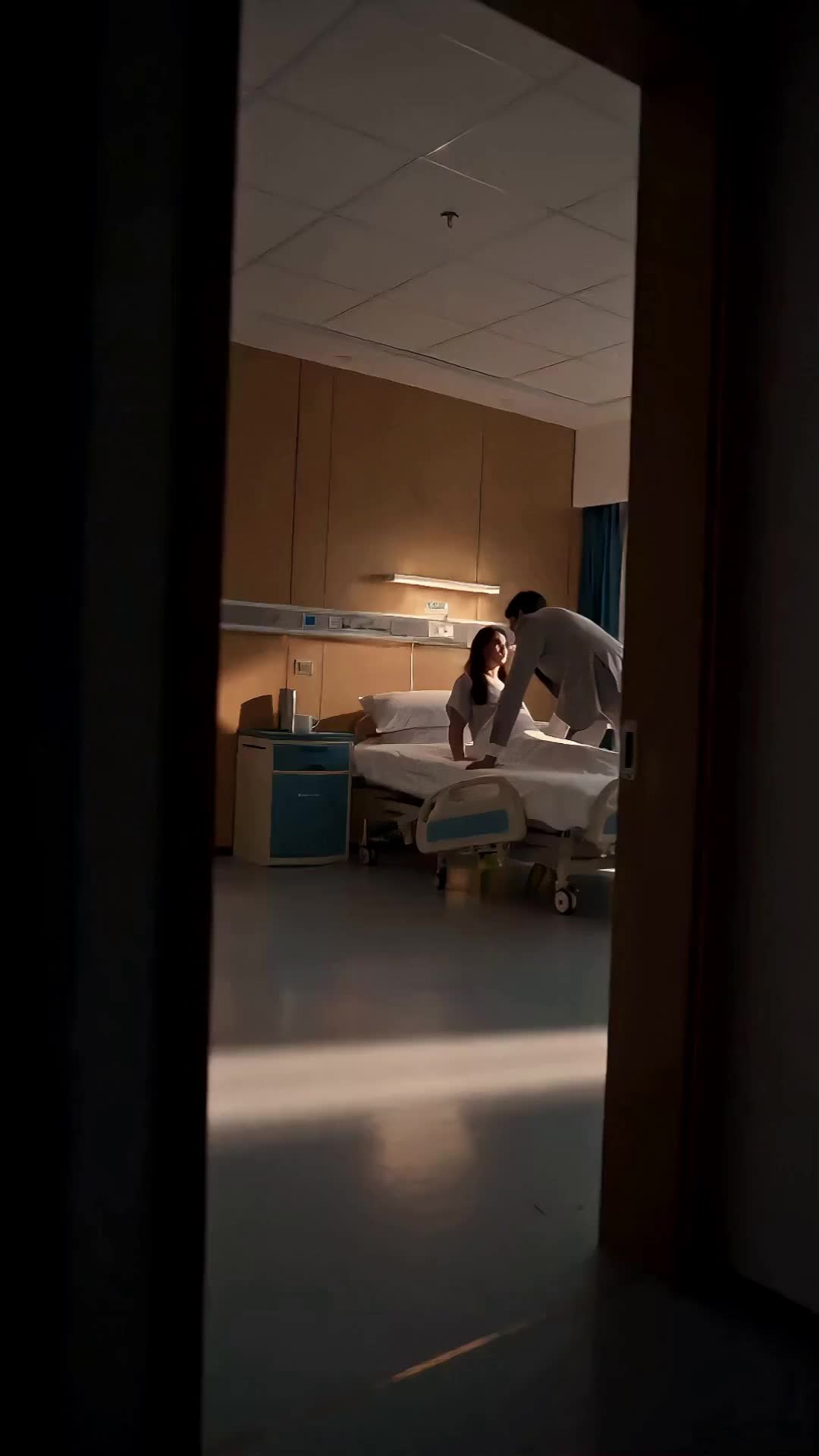 La compagne rejetée fuit avec leur enfant secret