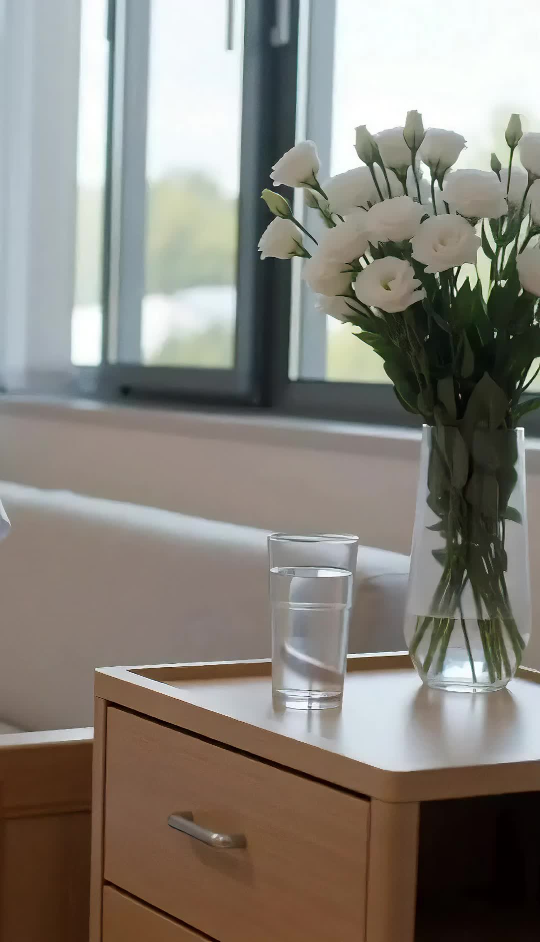 Rejected Mate Fleeing With His Secret Blood‑Child