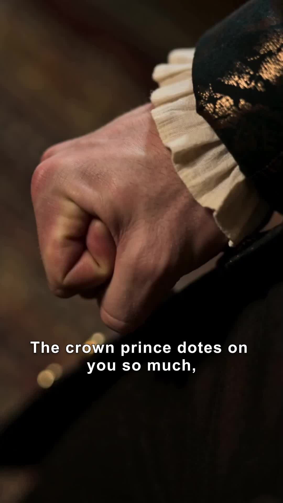 She Rejected the Prince for the King