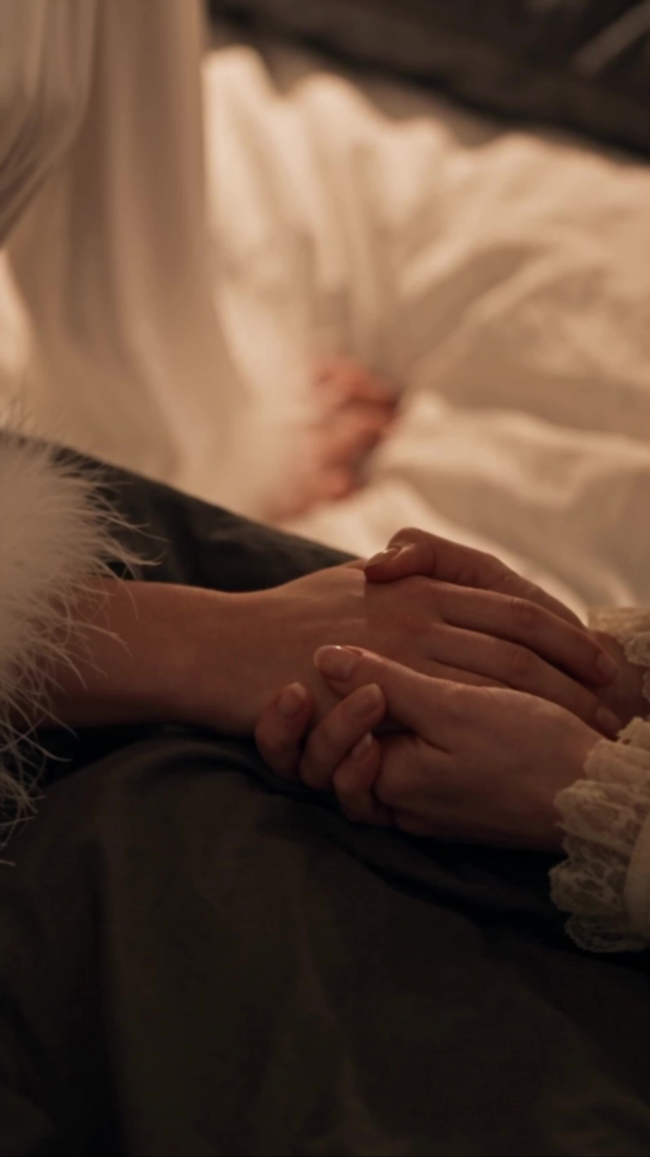 Reborn, I Married His Captive Sister